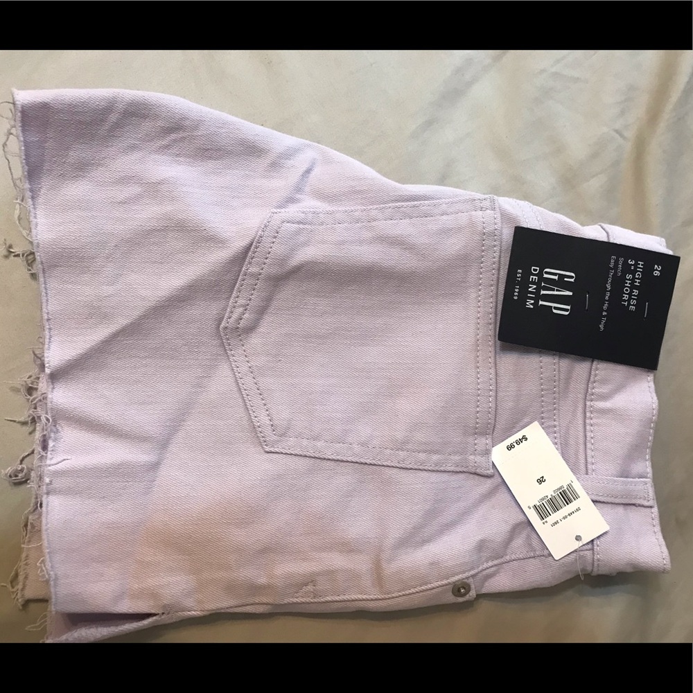 Women’s GAP light purple shorts